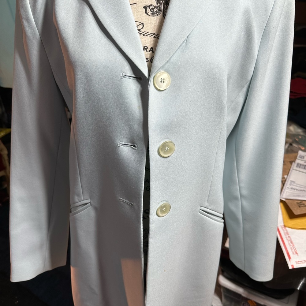 Suit - Picture 8 of 15